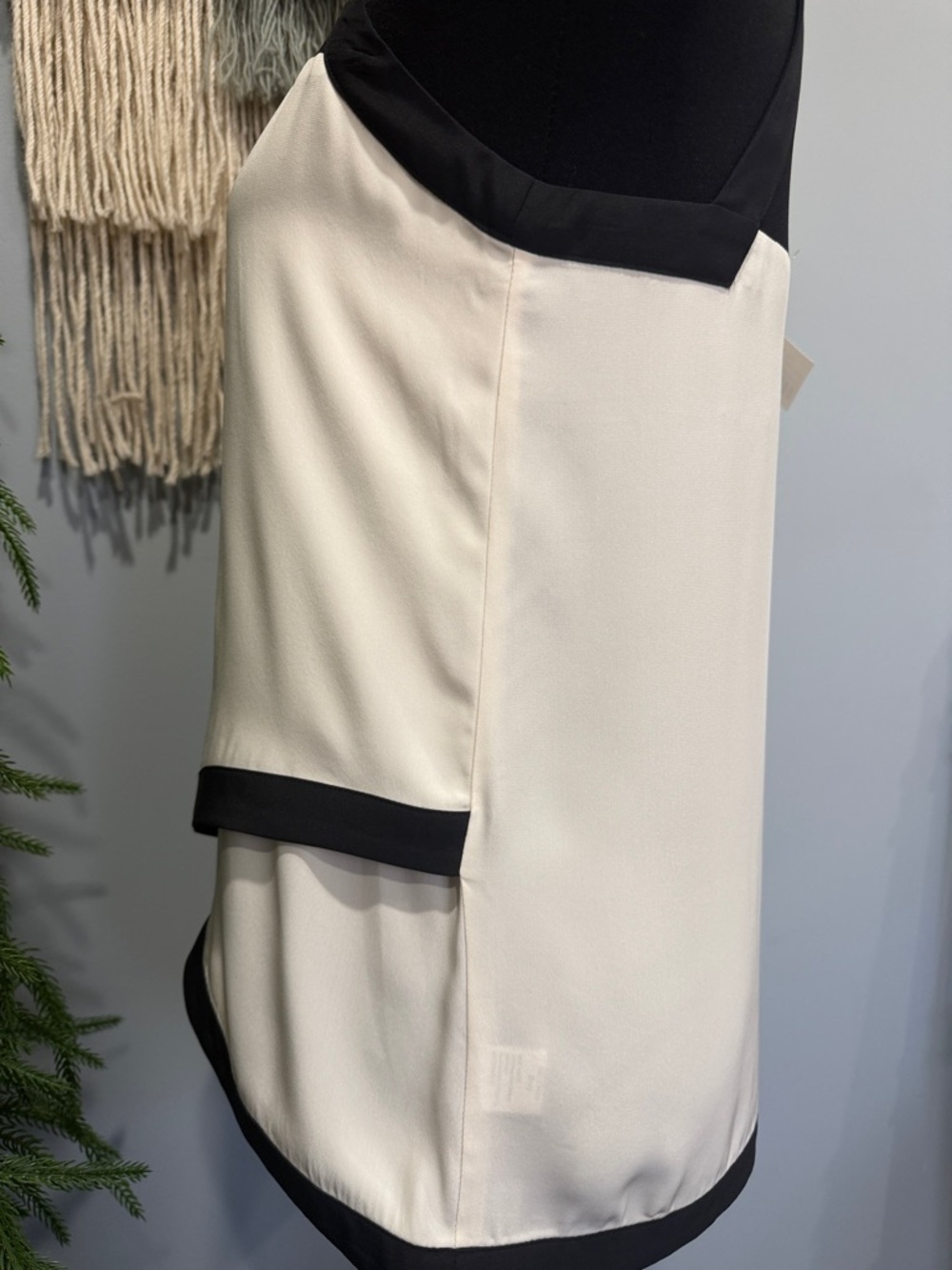 Parker Silk Halter Top Black Cream Colorblock NWT Small Chic Minimalist Blouse - Picture 5 of 15